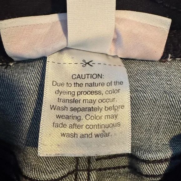 Isabel Maternity by Ingrid & Isabel Midi Pregnancy Shorts Size 8 - Picture 4 of 4